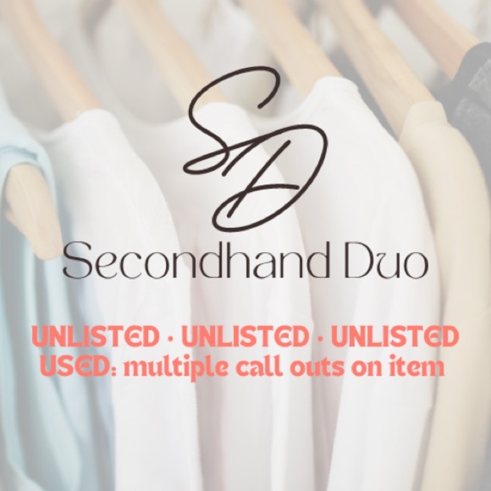 💚💥LIVE SHOW💥💚 UNLISTED • USED CONDITION